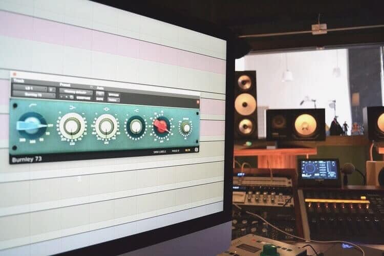 71195337_434984387117327_2963226240902017964_n Burnley 73 at Repercussion studios