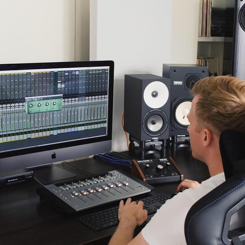 Ashley Krajewski – Mix Engineer Sweetone Plugin at the Studio of Ashley Krajewski